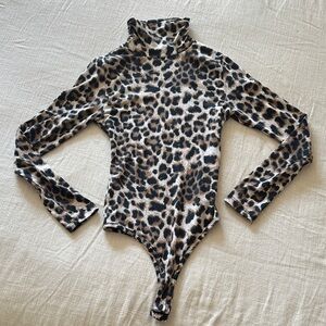 🐆 Fashion Nova Leopard Print Turtleneck Bodysuit (Size S)